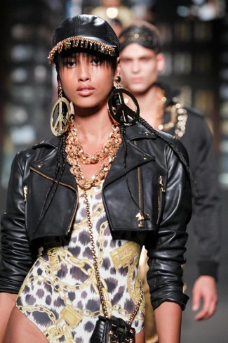 MOSCHINO(tv)H&M-כל מה שרציתם לדעת על הקולקציה שתנחת בארץ ב-8 לנובמבר. 2691 - MOSCHINO(tv)H&M-כל מה שרציתם לדעת על הקולקציה שתנחת בארץ ב-8 לנובמבר.