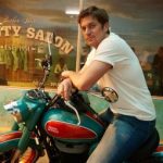 ALFA 754 השחקן לוקאס בראבו, הלא הוא גבריאל השף מסדרת הלהיט "אמילי בפריז", התייצב השבוע לצילומים לקמפיין הג'ינסים החדש של רנואר